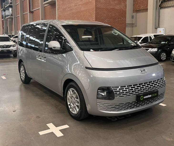 HYUNDAI STARIA STARIA 2.2D MULTICAB A/T (5 SEAT)